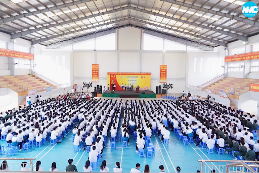 Buổi chào cờ đầu tiên của năm học 2021 - 2022